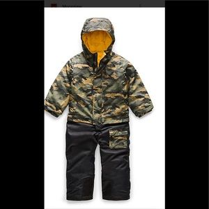 The North Face Toddlers' Insulated Snowsuit size 5